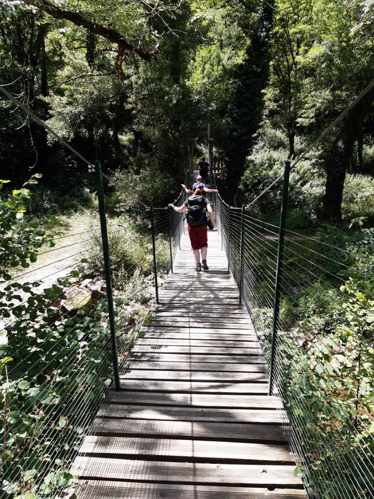 Bozouls Aveyron botanisch pad bruggetje
