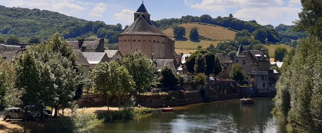 Sainte-Eulalie-d'Olt Aveyron pijler Romaanse brug