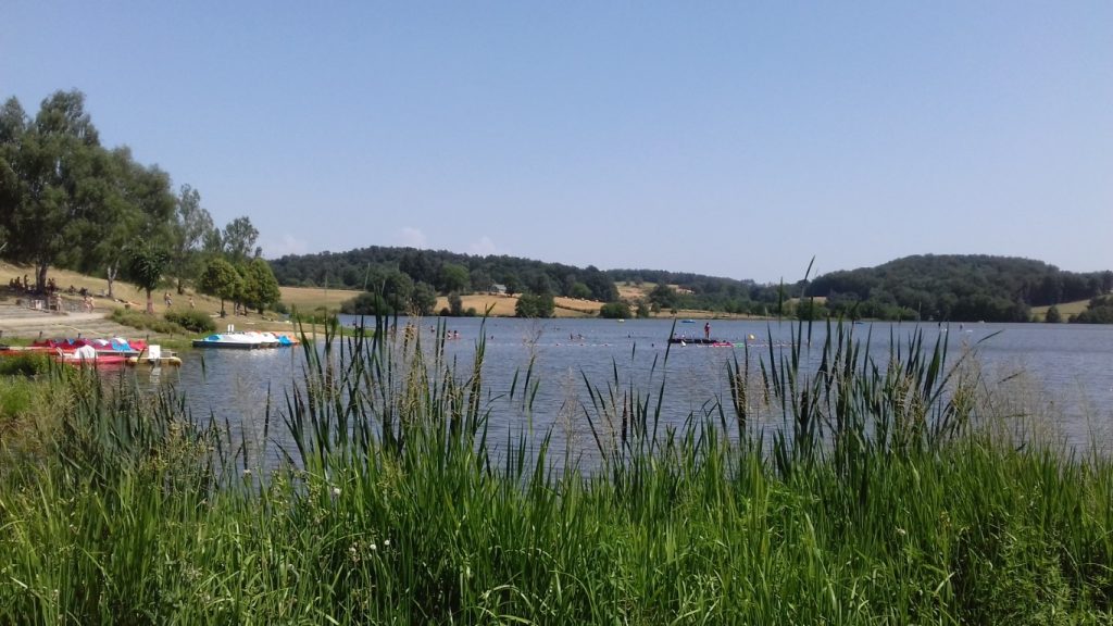 Lac Saint-Gervais Aubrac plan d'eau recreatiemeer