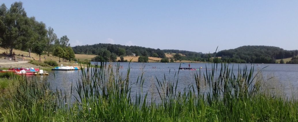 Lac Saint-Gervais Aubrac plan d'eau recreatiemeer